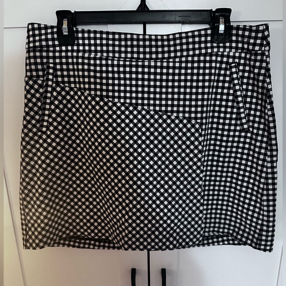 Lady Hagen Navy and White Patterned Mini Golf Skirt